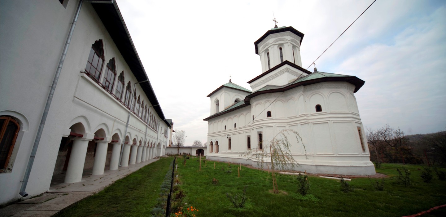 Biserica Sfintei Mănăstiri Mamu